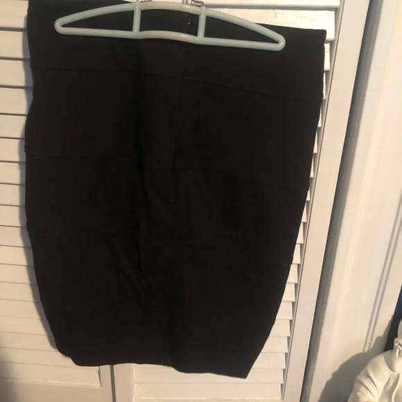 3 dots pencil skirt - Picture 3 of 3